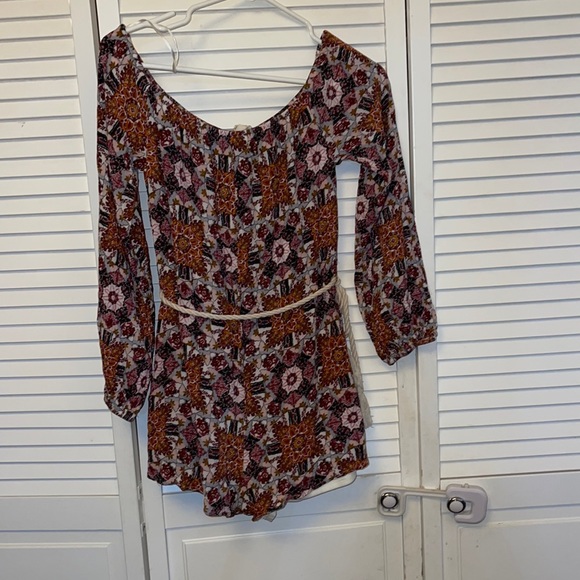 ontheland Tie Belt Shorts Romper Small - Picture 1 of 4